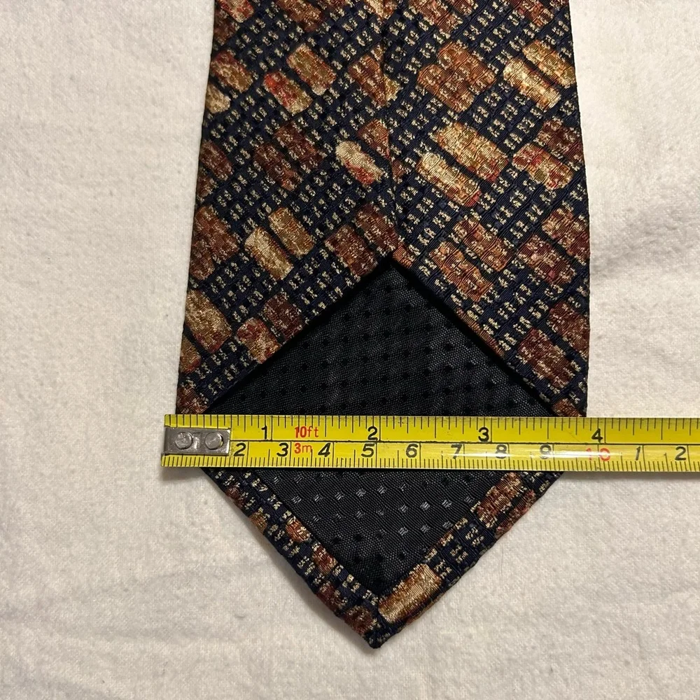 Classic Black and Gold Patterned Men's‎ Tie